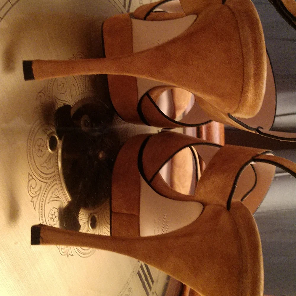 Stuart Weitzman Shoes - Picture 4 of 13
